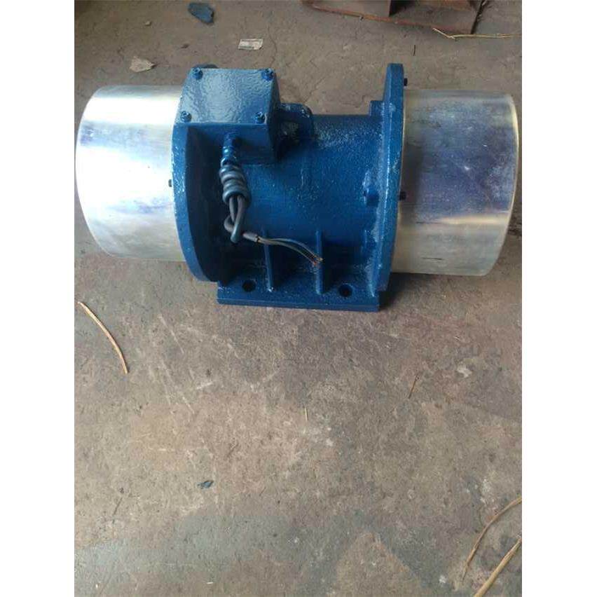 朱命辉供应XVM-A240-6振动电机 功率18.00W机械设备用电动机新乡