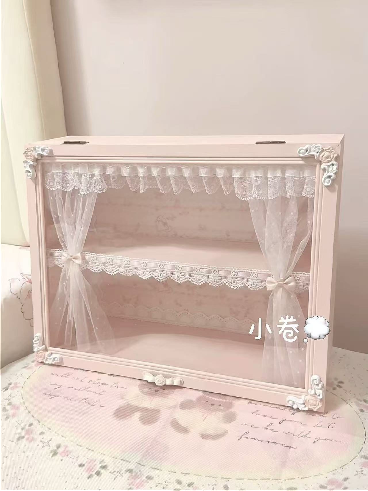 定制粉色实木桌面收纳化妆品香水杯子玩偶手办翻盖玻璃防尘展示柜