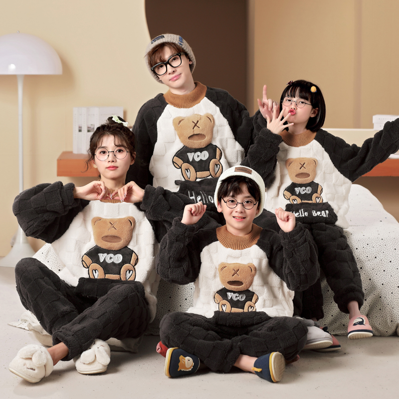 亲子睡衣一家三口秋冬季法兰绒加厚男童母女卡通珊瑚绒家居服套装