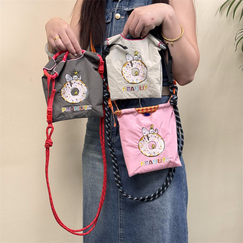 5月新款网红迷你斜挎包包小号包ballchain手提包挂包购物袋刺绣