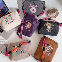 4月新款刺繡有拉鏈單肩斜挎包高圓圓同款兩用包腋下包休閑小方包