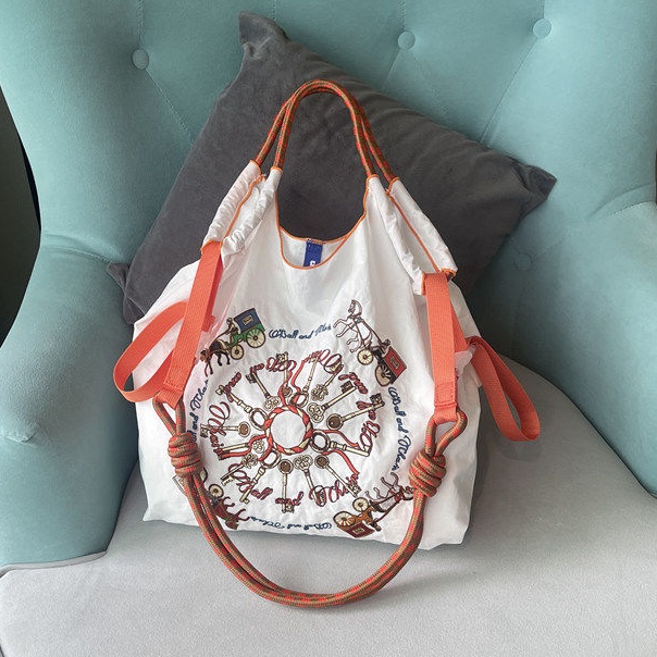 网红同款有肩带韩日马车刺绣环保购物尼龙布袋手提单肩斜挎包女包