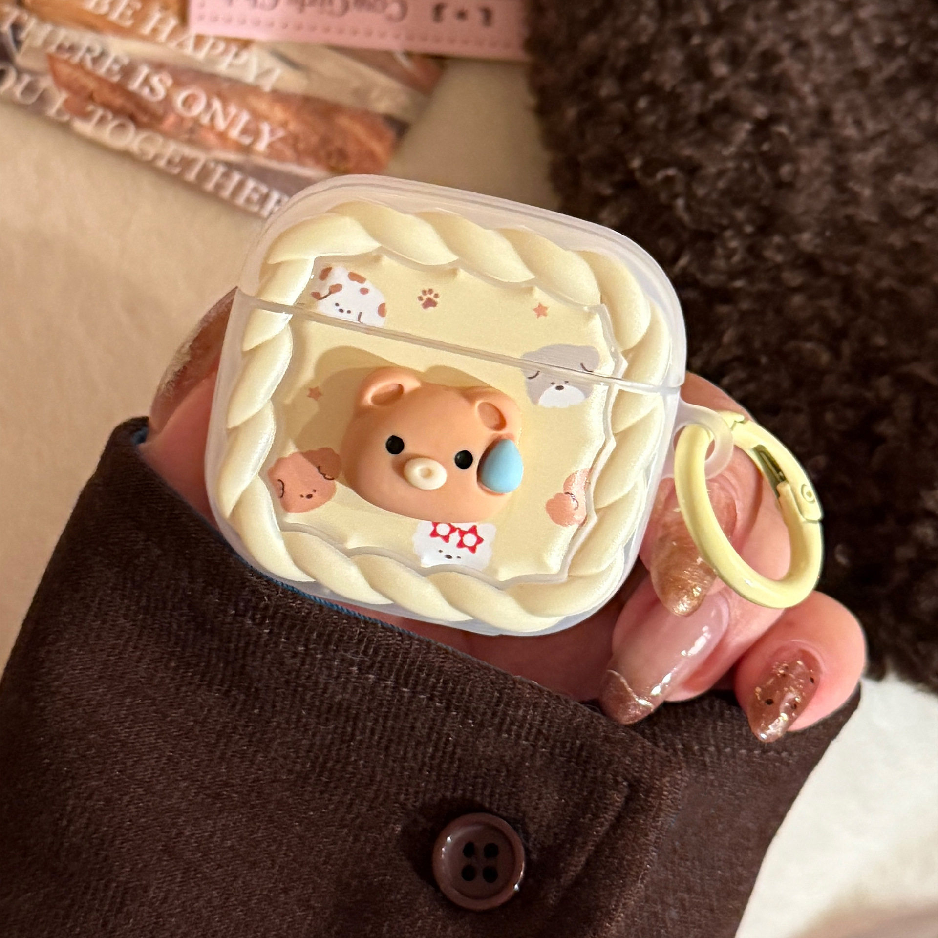 ins立体可爱汗滴熊奶黄挂环适用耳机保护套airpods4保护壳卡通苹果三代磨砂软壳airpod降噪airpodspro2代蓝牙