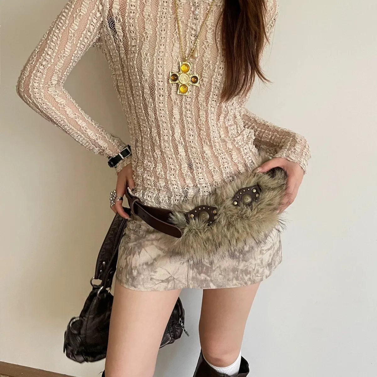 美式y2k辣妹风毛绒拼接铆钉腰带女小众个性朋克风皮带配饰腰封潮