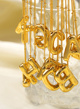 INS风18k金不锈钢镀金钛钢派对气球26英文字母镂空吊坠项链项饰