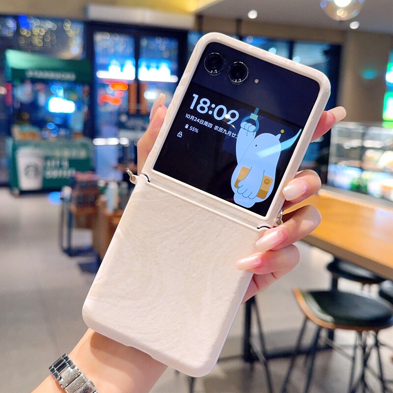 高级阿尔法纹适用摩托罗拉razr60手机壳皮纹moto razr50折叠屏防摔全包中轴铰链razr60ultra高档珍珠手提链