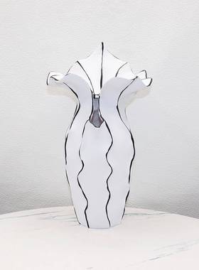 现代简约百合花器花瓶树脂家居摆件样板房客厅餐厅茶几装饰工艺品