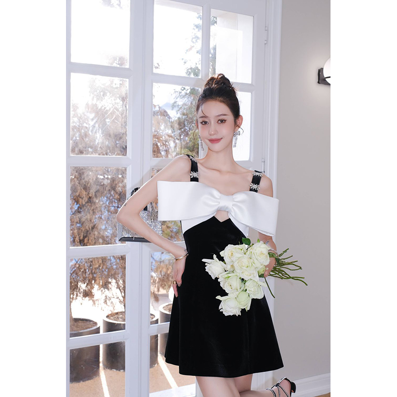 Maison Wester秋季新款A字裙黑丝绒白色蝴蝶结优雅气质吊带裙