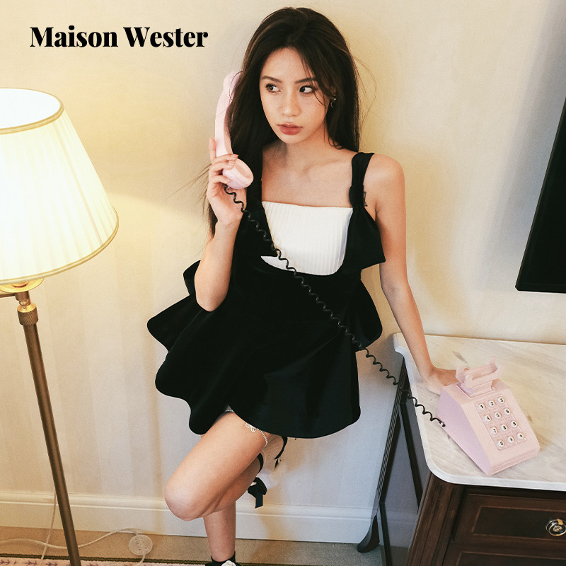 Maison Wester2025秋季新品北欧风裙摆型无袖甜美双碟吊带小黑裙,女装/女士精品,连衣裙,淘宝优惠券,粉丝福利购,淘宝优惠卷