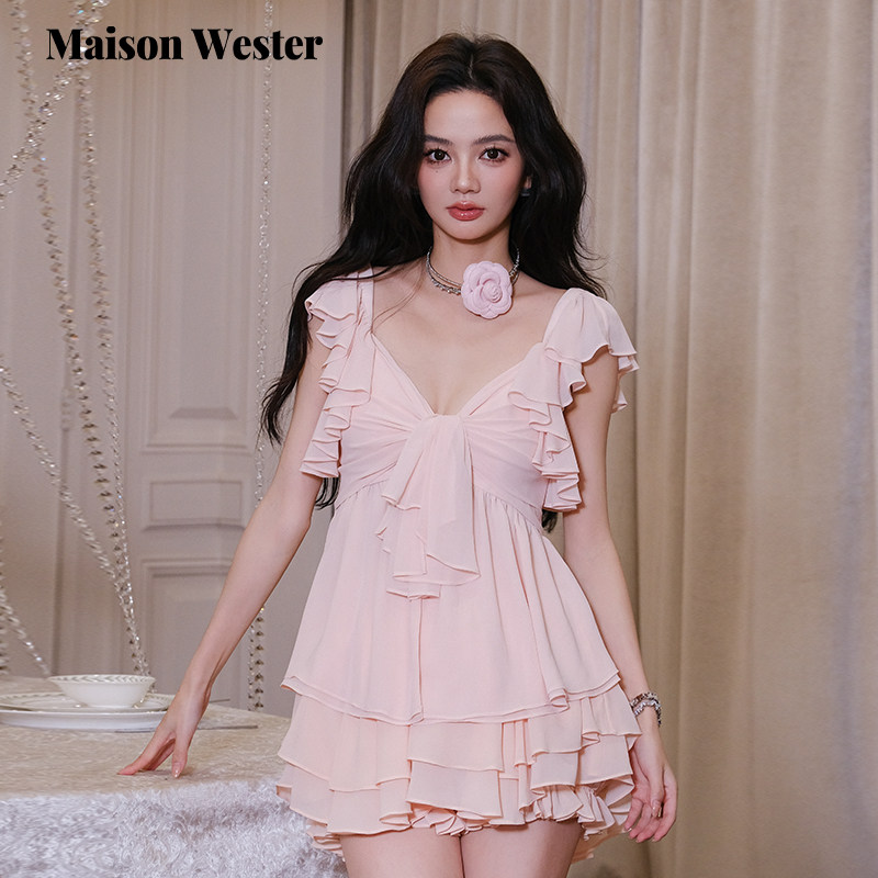Maison Wester2025秋季新品轻盈感木耳边设计肩心形领口散摆上衣,女装/女士精品,背心吊带,淘宝优惠券,粉丝福利购,淘宝优惠卷