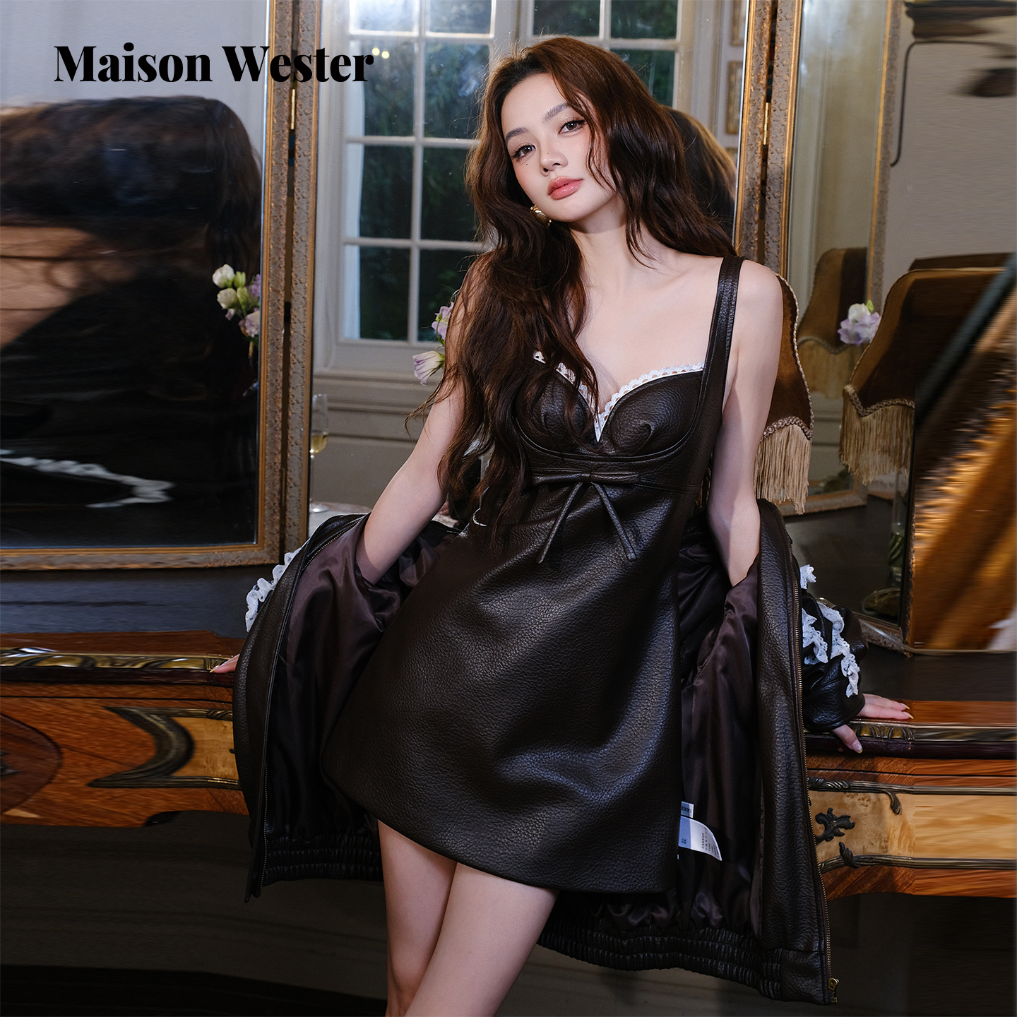 Maison Wester2025冬季新品千金风皮质裙子无袖蝴蝶结吊带裙短裙