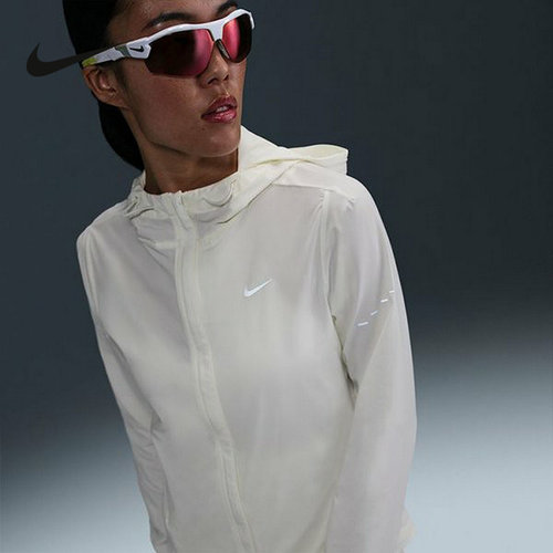 Nike耐克夏季新款女子休闲梭织夹克拒水可收纳跑步夹克HQ0651-133