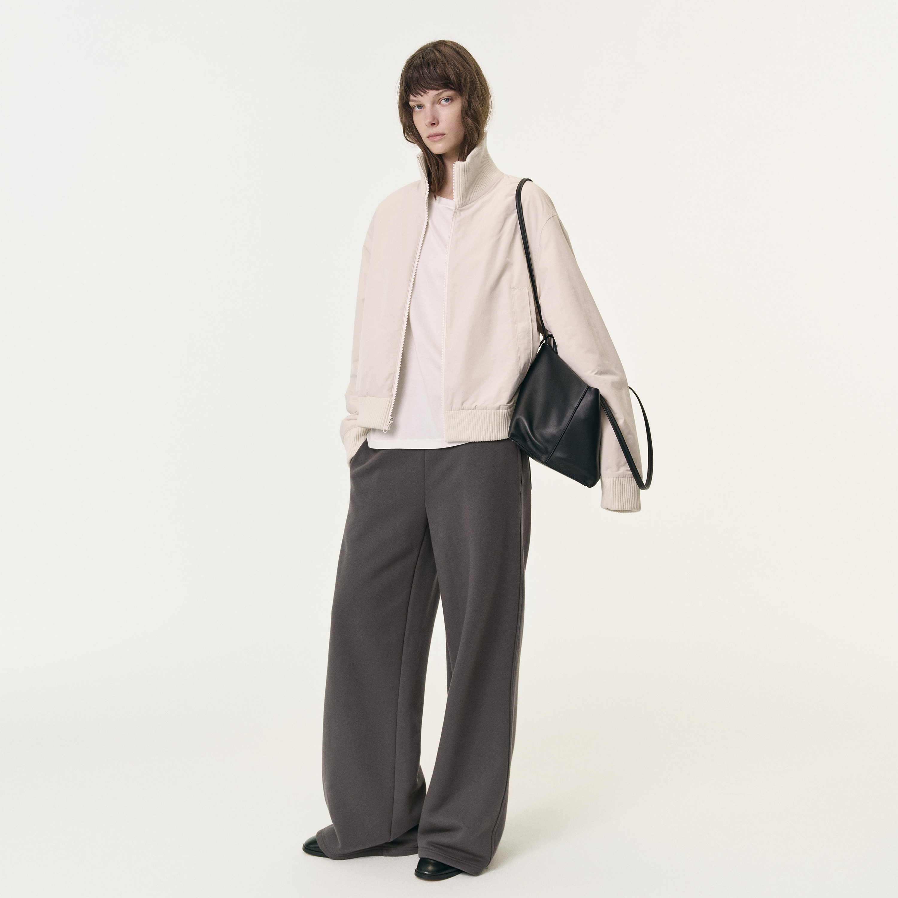 白弓2025年新款冬季简约舒适松紧腰宽松休闲裤卫裤56658