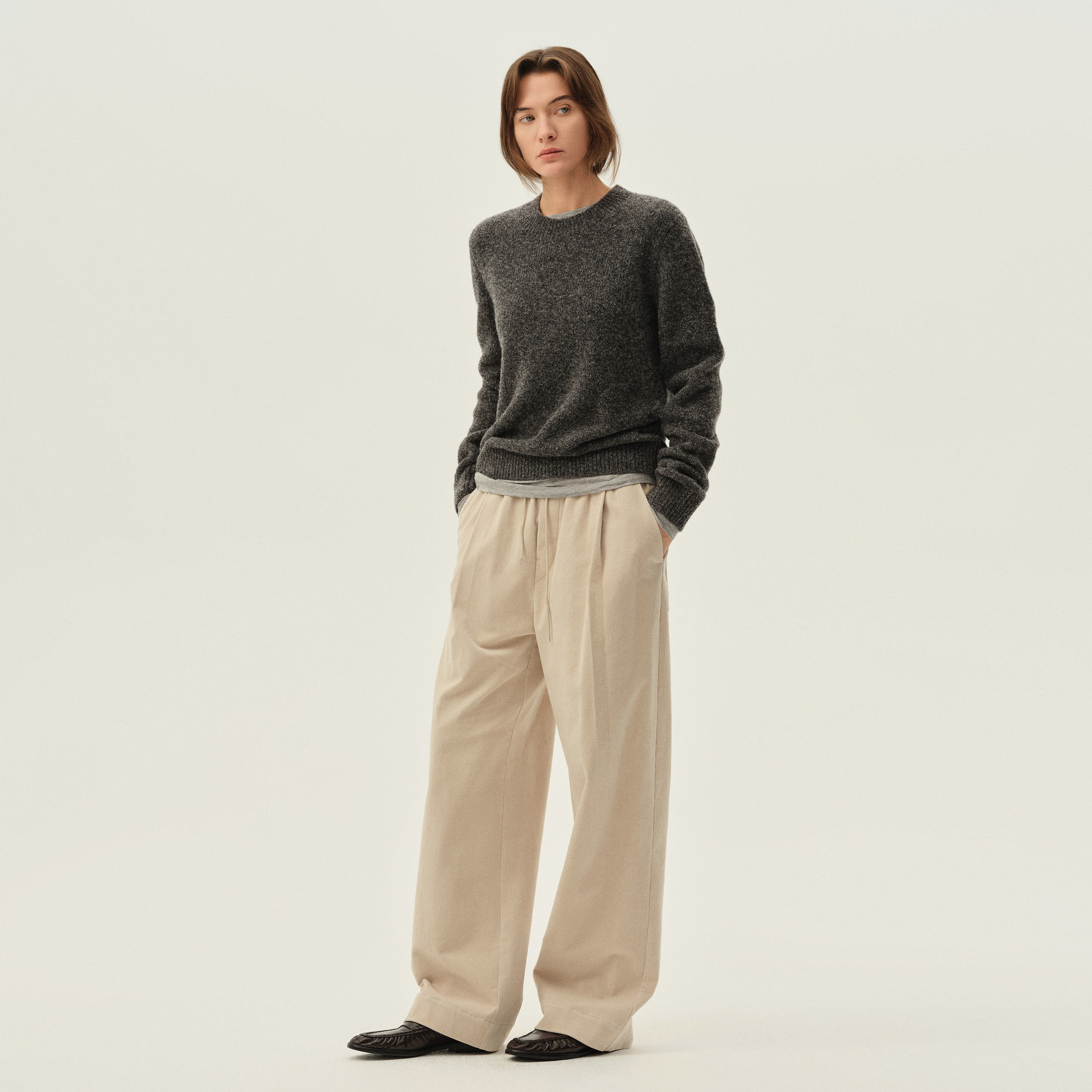 白弓 条绒纯棉阔腿休闲裤女抽褶设计感时尚长裤子52619
