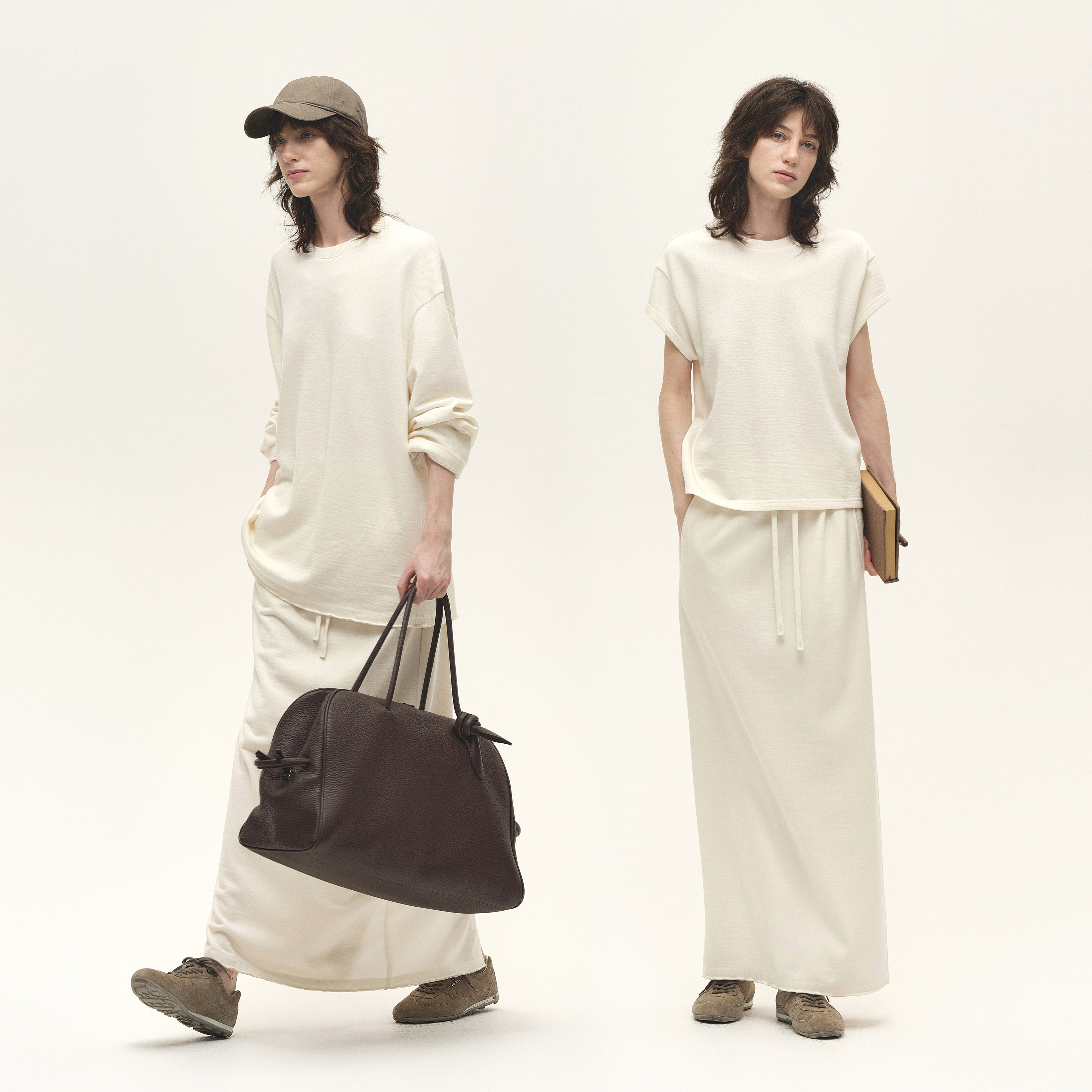 白弓“放轻松系列”绵羊毛T恤女+休闲半身裙秋56210/56233/56211