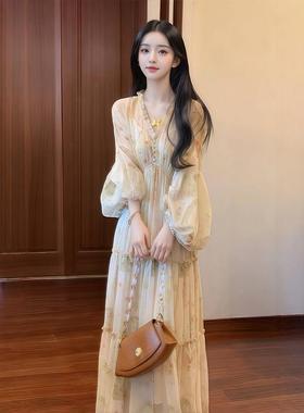 法式桔梗V领碎花连衣裙女春季大码胖mm度假风气质超仙收腰长裙子