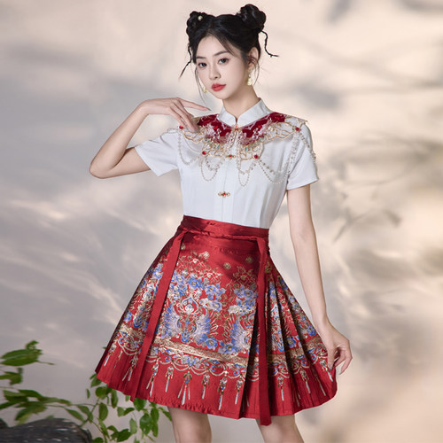马面裙套装2026新款小个子汉服新中式短款日常可穿订婚礼服女红色