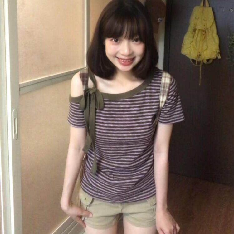 法国MDCW 韩系少女感紫色条纹斜肩短袖t恤女夏季修身露肩小众上衣