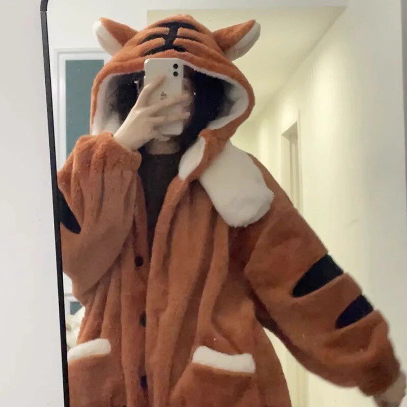 秋冬款加厚珊瑚绒长袖连帽睡衣女可爱卡通小老虎家居服睡袍可外穿