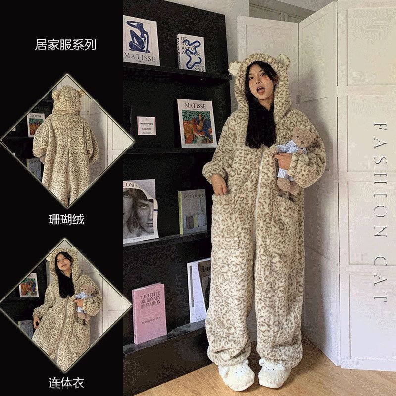 冬季连体睡衣女可爱卡通豹纹连帽珊瑚绒加绒加厚保暖法绒家居服