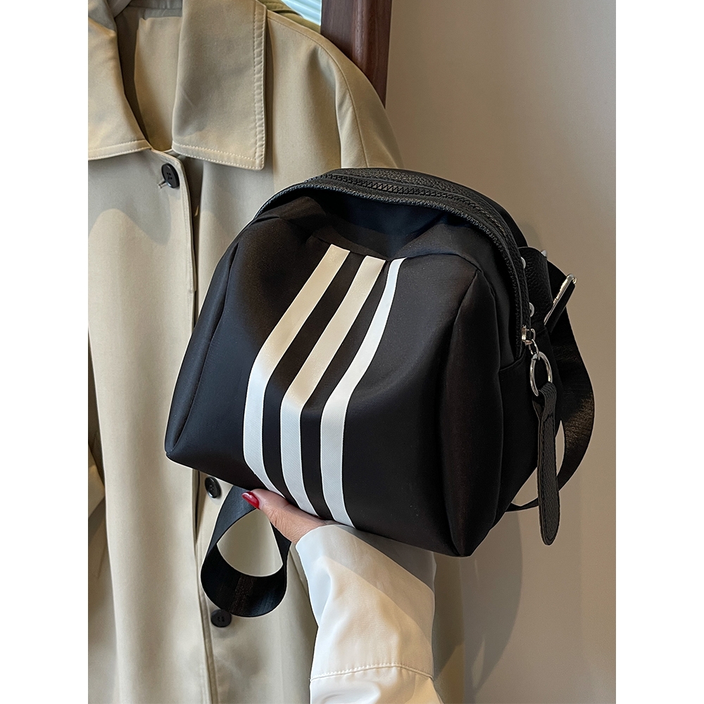 日本代购尼龙布包包女新款时尚休闲百搭单肩包斜挎胸包爆款单肩包