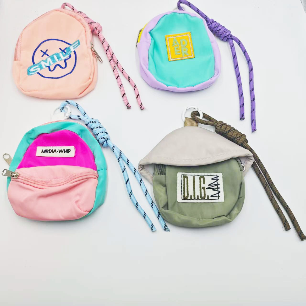 潮流多巴胺旅游彩色软软手机书包零钱手提耳机挂绳短款包包挂件