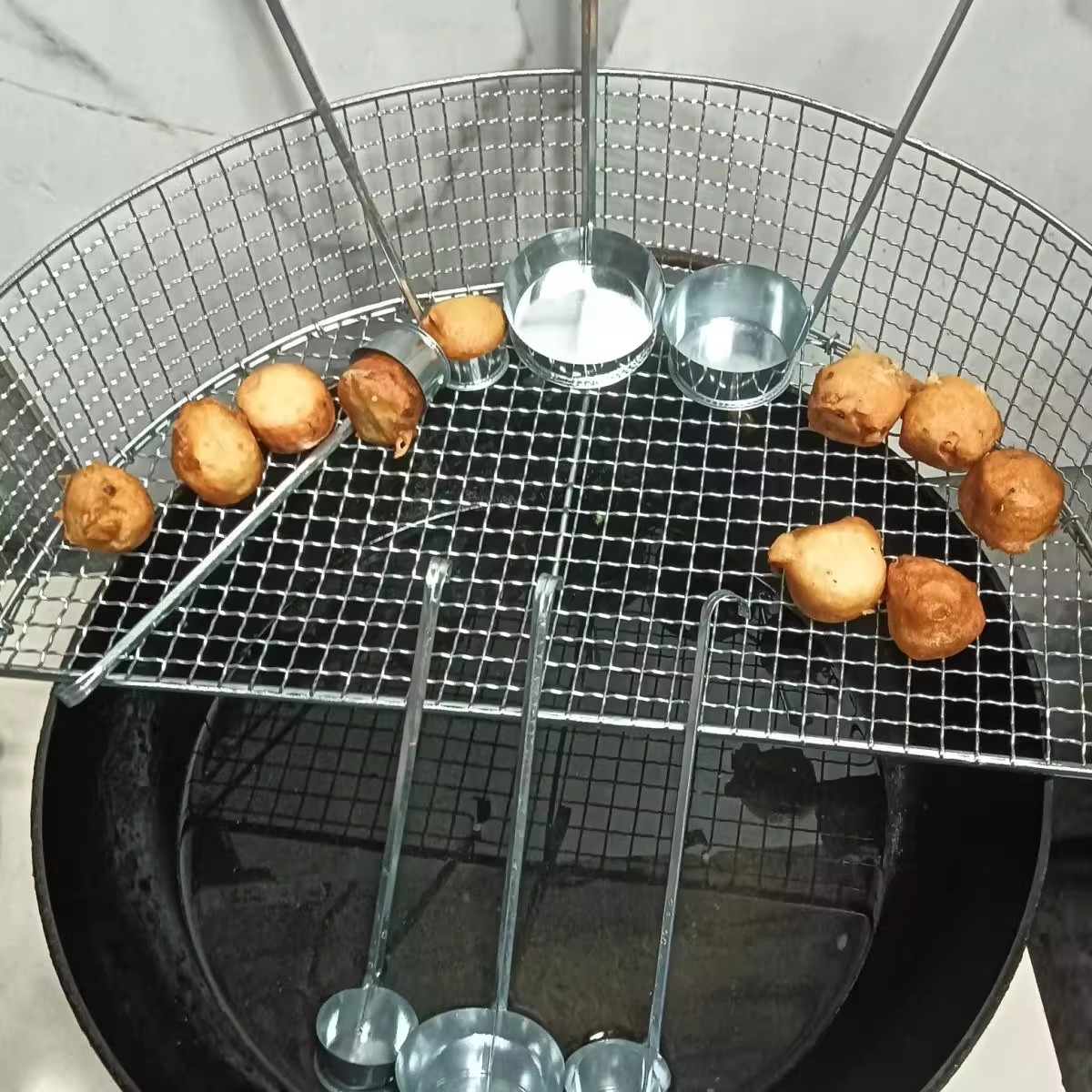 漏油网筛锅边沥油网架家用炸锅滤网锅沥油架油炸漏网商用罩篱篮架