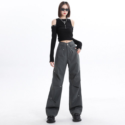 美式工装裤女柳钉设计