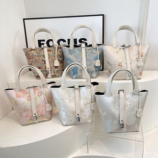 &手拎新中式国风腋下包包女士2025夏季刺绣小众单肩手提女包