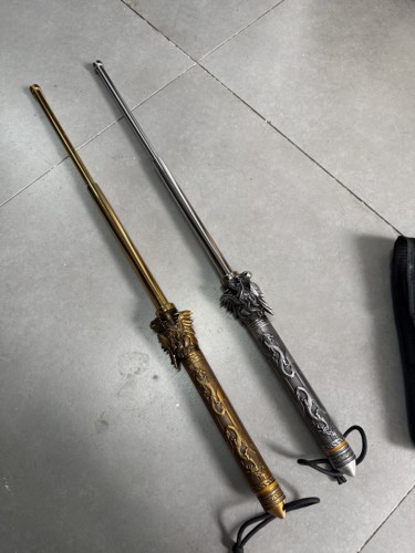 龙泉金龙甩棍伸缩棍防身合法自卫武器户外登山车载破窗防狗三节棍