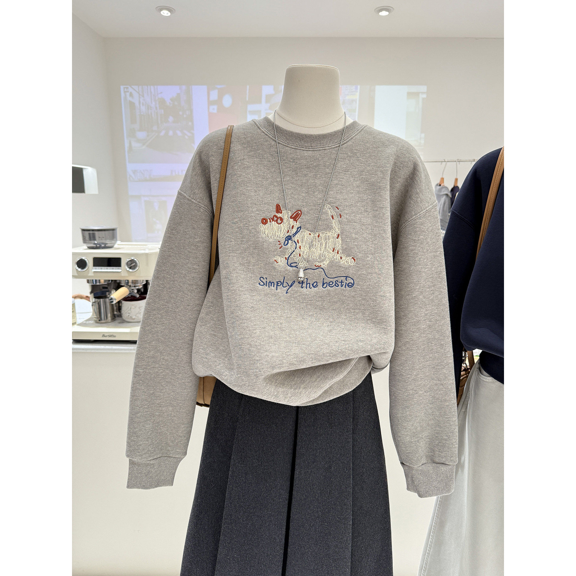 秋冬款韩系百搭精致刺绣小狗宽松加绒保暖卫衣女圆领套头休闲上衣,个性定制/设计服务/DIY,棉服工装,淘宝优惠券,粉丝福利购,淘宝优惠卷