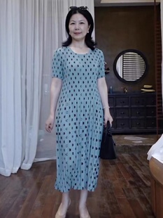 热天褶皱冰麻连衣裙圆领印花遮肚裙子中老年夏装洋气凉快连衣裙