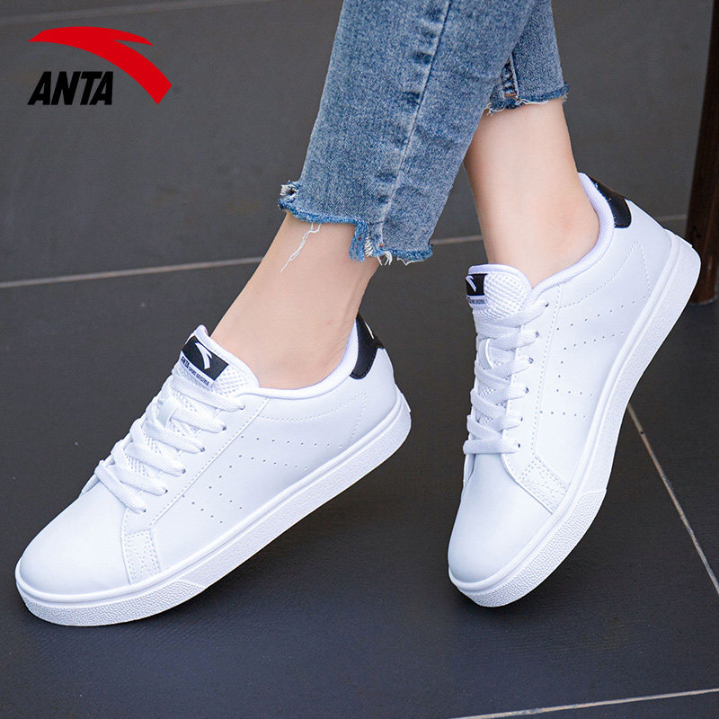 安踏板鞋女2024春季新款透气休闲小白鞋女款皮面平板鞋子运动女鞋