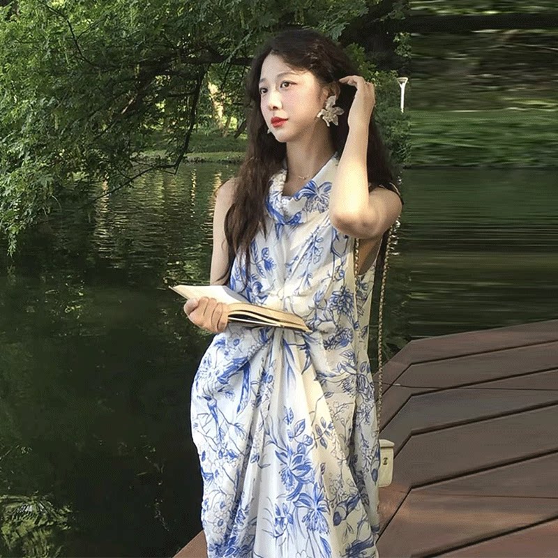 复古青花瓷挂脖连衣裙女