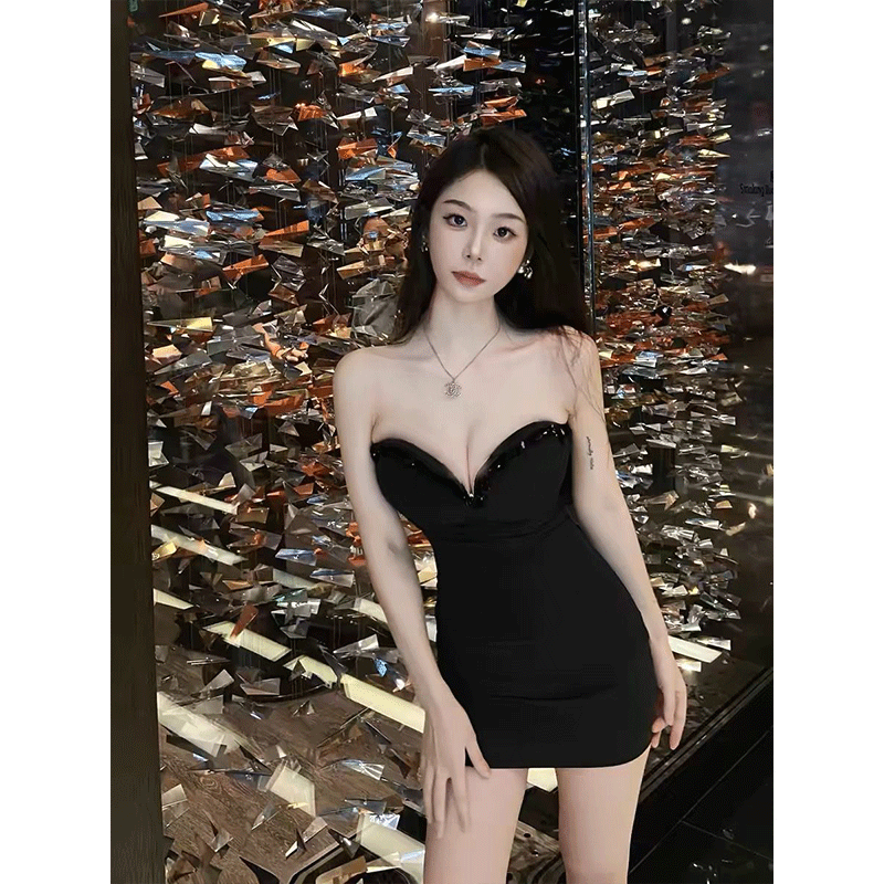 失效药丸黑色性感辣妹气质抹胸裙内搭纯欲千金风包臀连衣裙小黑裙