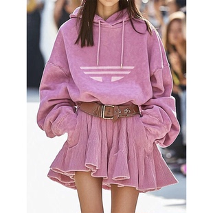 秋冬季穿搭高级感美式独特绝美时尚洋气粉色卫衣半身裙两件套装女