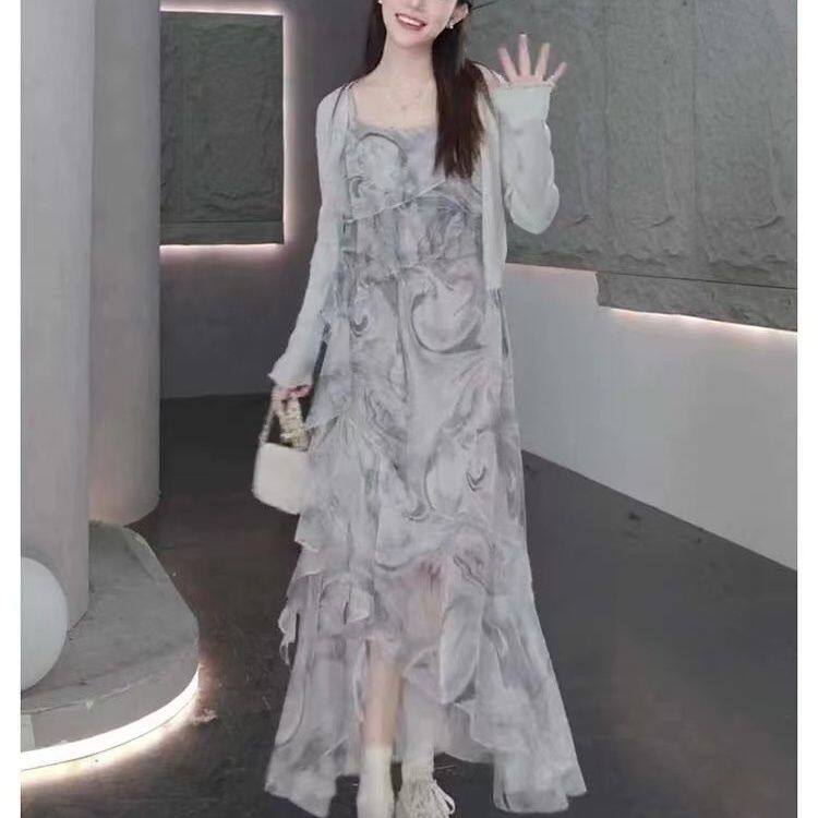 法式两件套印花灰色吊带
