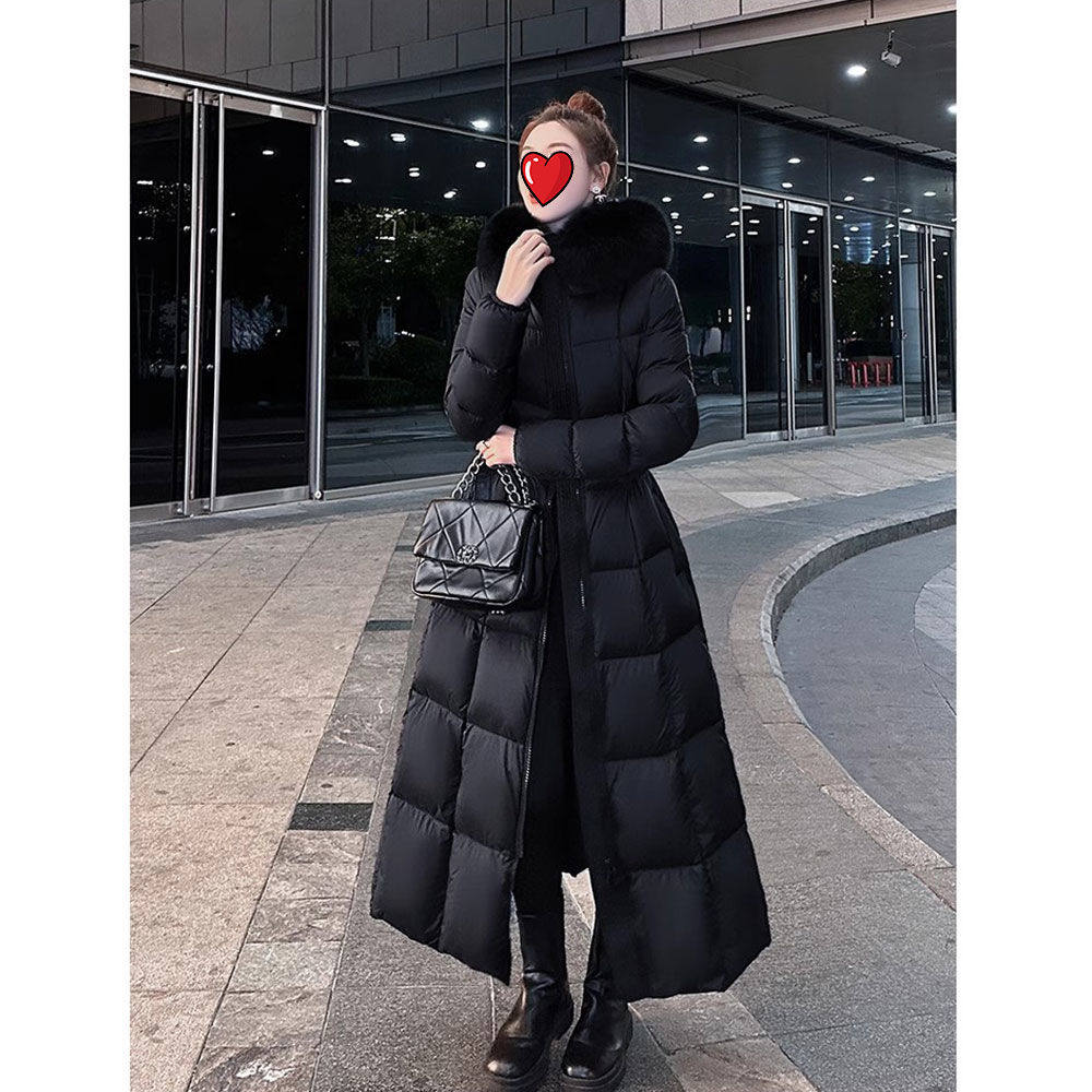 黑色长款大毛领羽绒棉服
