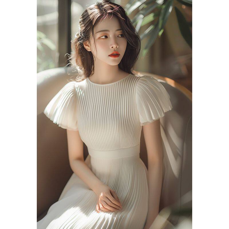 白色连衣裙设计感收腰绝美茶歇法式温柔风气质高级褶皱裙子女夏季