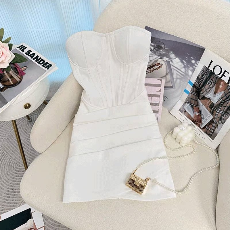 纯欲性感抹胸连衣裙女2025新款气质名媛褶皱显瘦遮肉短款包臀裙
