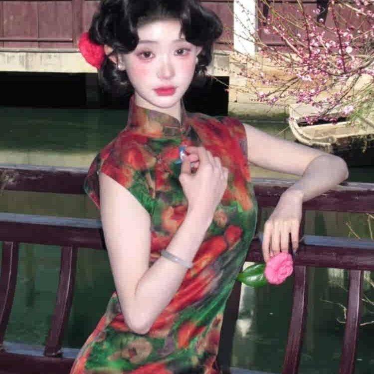新中式女装红色晕染立领