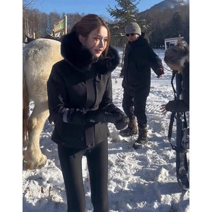 黑色连帽白鸭绒羽绒服女冬季2024新款大毛领修身收腰加厚外套短款