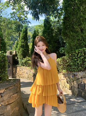 SAA多巴胺设计感度假风明媚黄色挂脖露背多层荷叶亮丝短裙