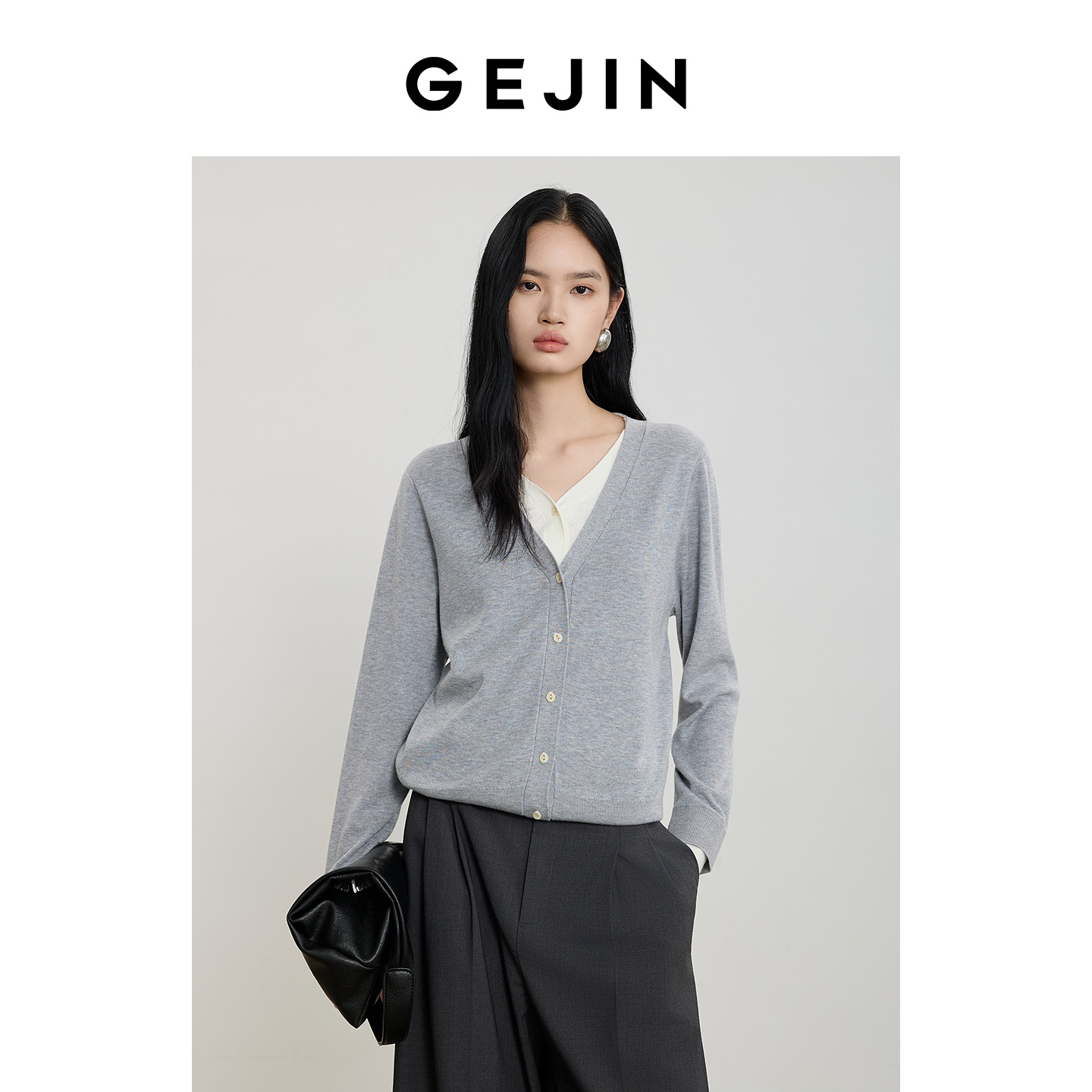 歌锦绵羊毛舒弹手感好 假两件撞色V领毛衣针织衫女2025秋季新品