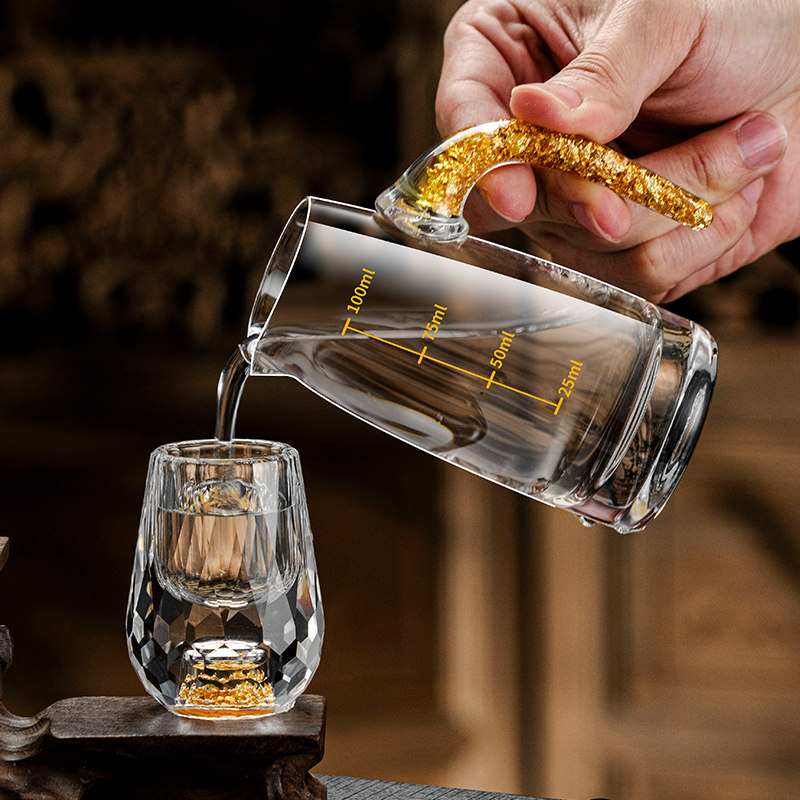 轻奢高档金箔切面白酒杯套装家用水晶玻璃分酒器钻石小酒杯烈酒杯