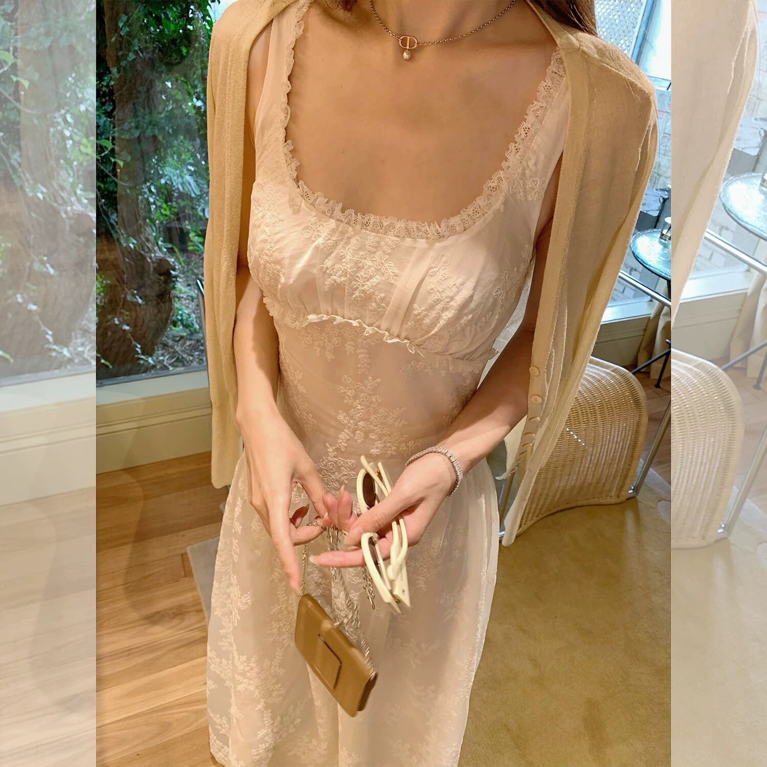 Madofit麻豆/梨花浮梦_冷冽美神* 精致蕾丝花边天丝刺绣吊带裙