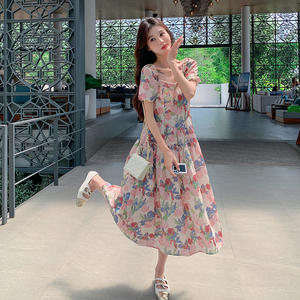 多巴胺泡泡袖方领印花连衣裙女夏2025年收腰松弛独特绝美雪纺长裙图片