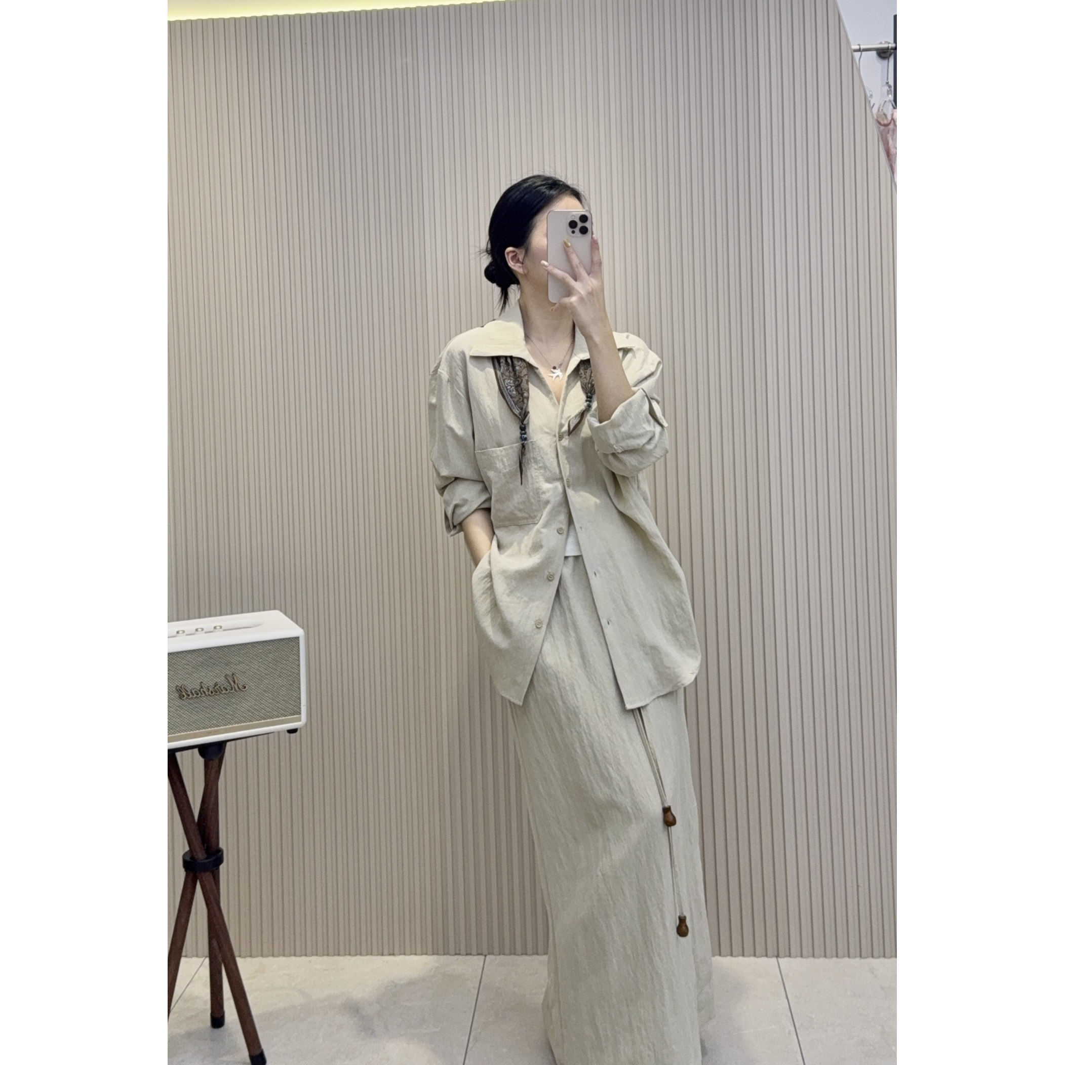 深圳南油春季女装衬衫半身裙两件套显瘦百搭套装配丝巾三件套