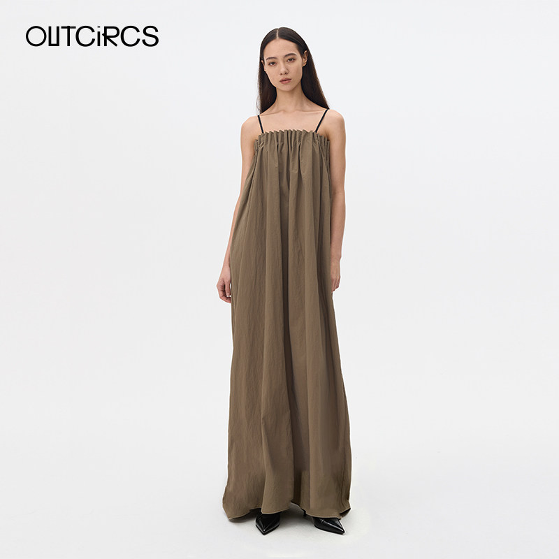 :OUTCiRCS风琴褶抹胸连衣裙