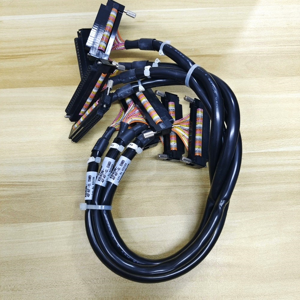 三菱Q系列40针连接线东洋技研KB40N-4F4F-0.5 议价